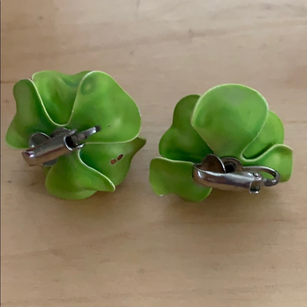 Vintage Flower Clip-On Earrings - Picture 2 of 4